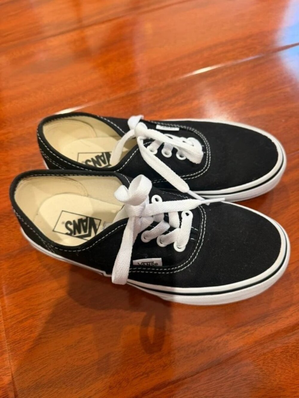 Black Vans kids shoes